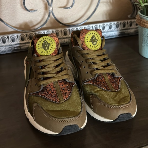 Nike Shoes - Nike Air Huarache “Snakeskin”